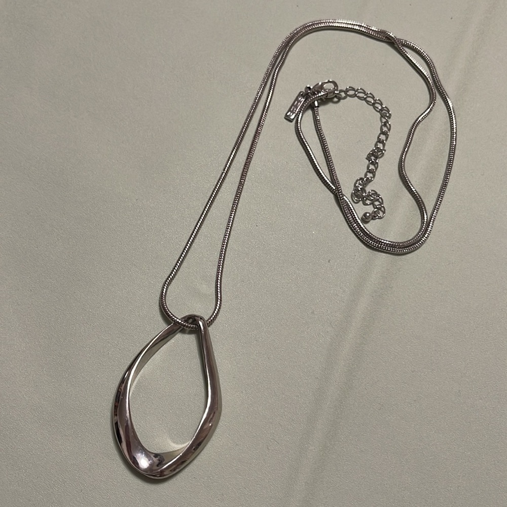 3/$18 Elegant WHBM Necklace - Picture 4 of 7